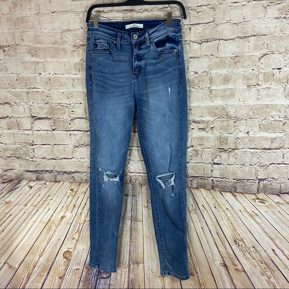 Women KanCan knee slit skinny jeans size 5/26